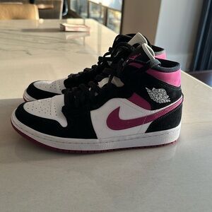 black/white cactus flower-white women’s air jordan 1 mid